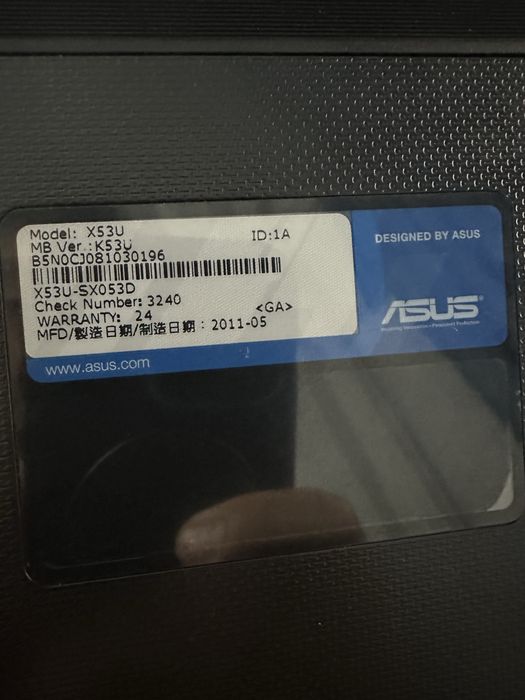 Продам ноутбук школьникам пойдет