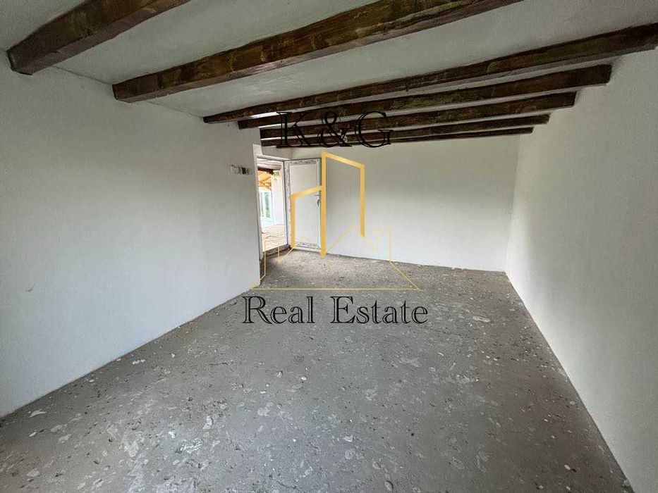 Двуетажна къща в с. Балкански