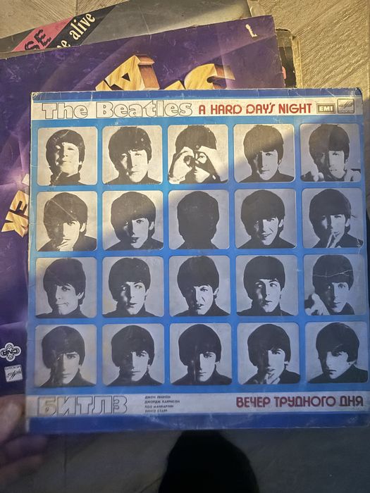 Vand placi vinil pt pick up preturi pornind de la 10 lei p