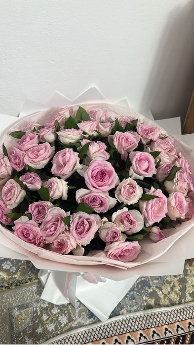 51 штук роза,красивые обьемные,свежие,