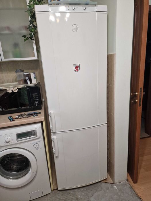 Продавам Хладилник Фризер Електролукс.