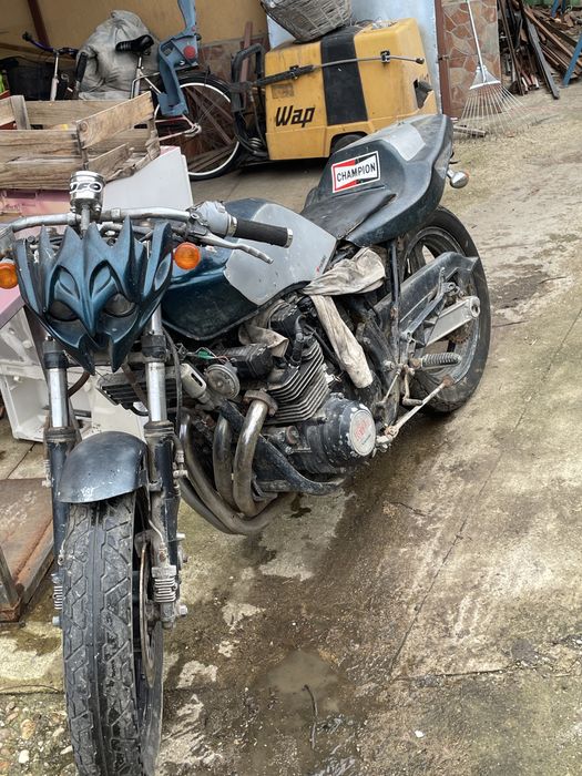 Vând kawasaki în 4 pistoane