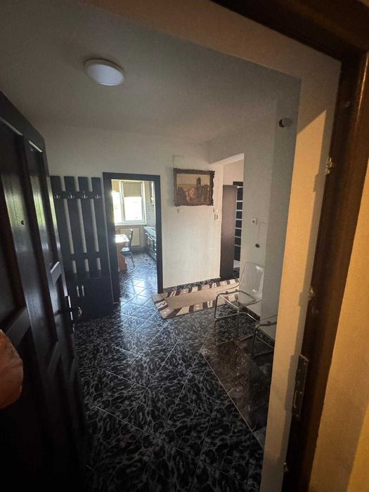 Inchiriez apartament