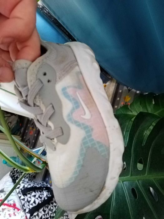 Vand lot haine si incaltaminte, patut+masa de infasat copii 0-4 ani