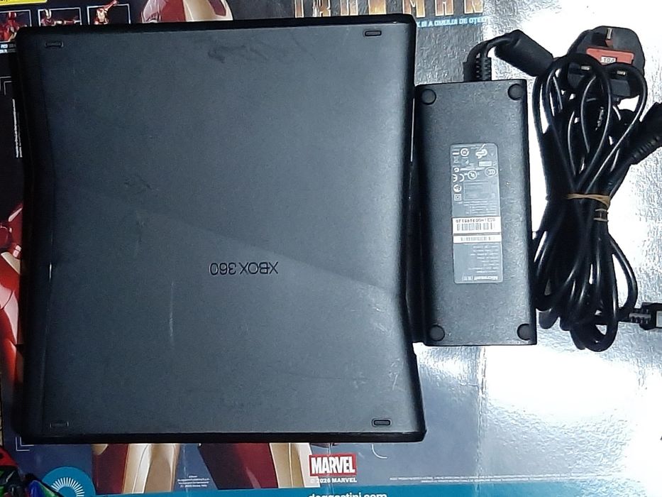 Vând Xbox 360 în stare bună funcționabil