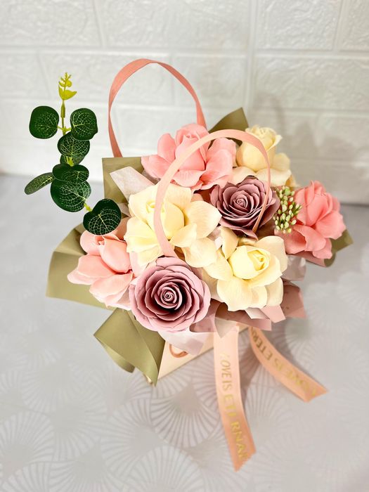 Цветы из мыльных роз