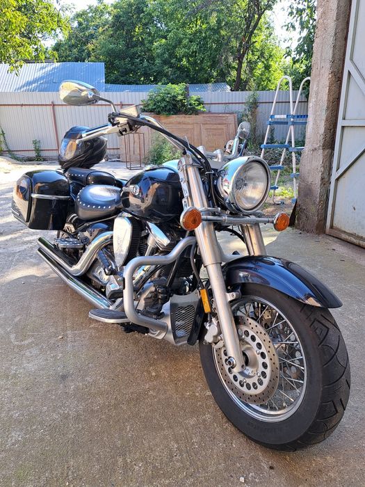 Vind Yamaha xv1600 roadstar  an 2002 .