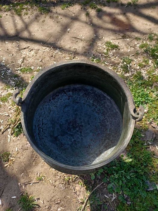 Меден бакър с бронзова дръжка