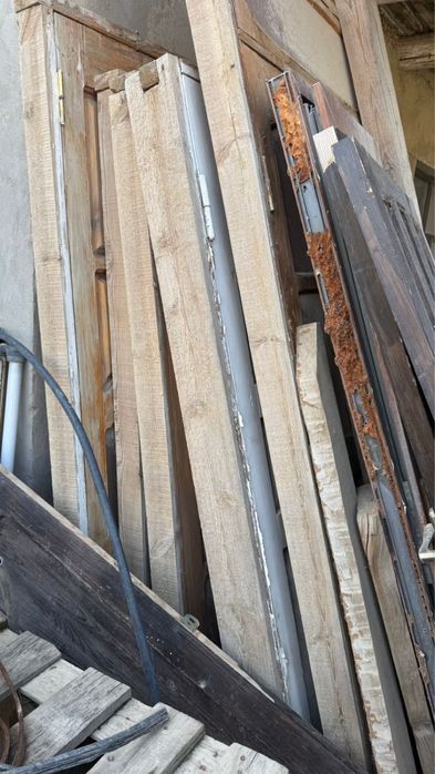 Б\у есіктер сатылады.