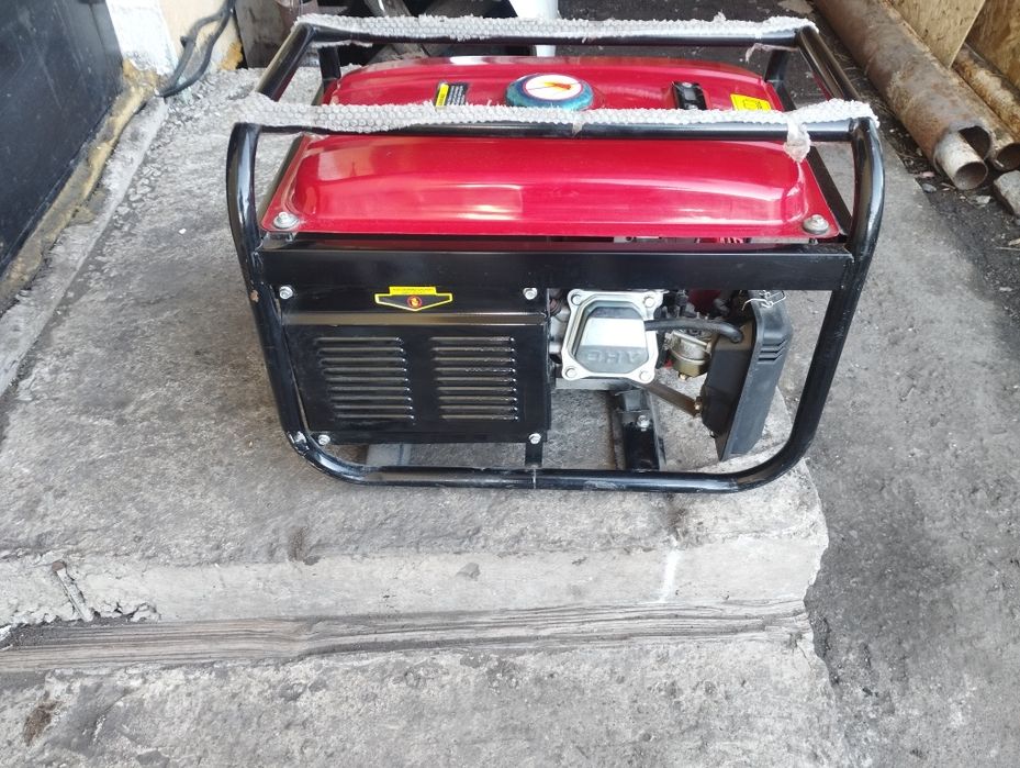 Продам бензогенератор