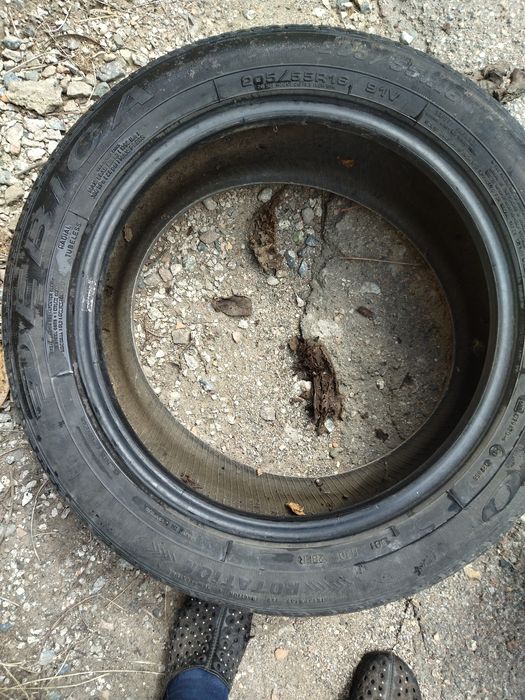 Продам шины на легковую машину