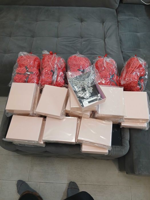 Pret super mic la seturi de coronita plus colier