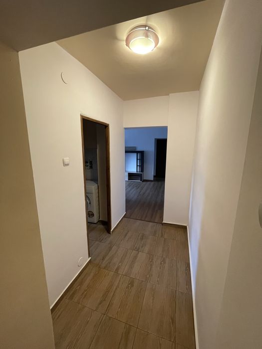 Inchiriez apartament cu 2 camere in centru!