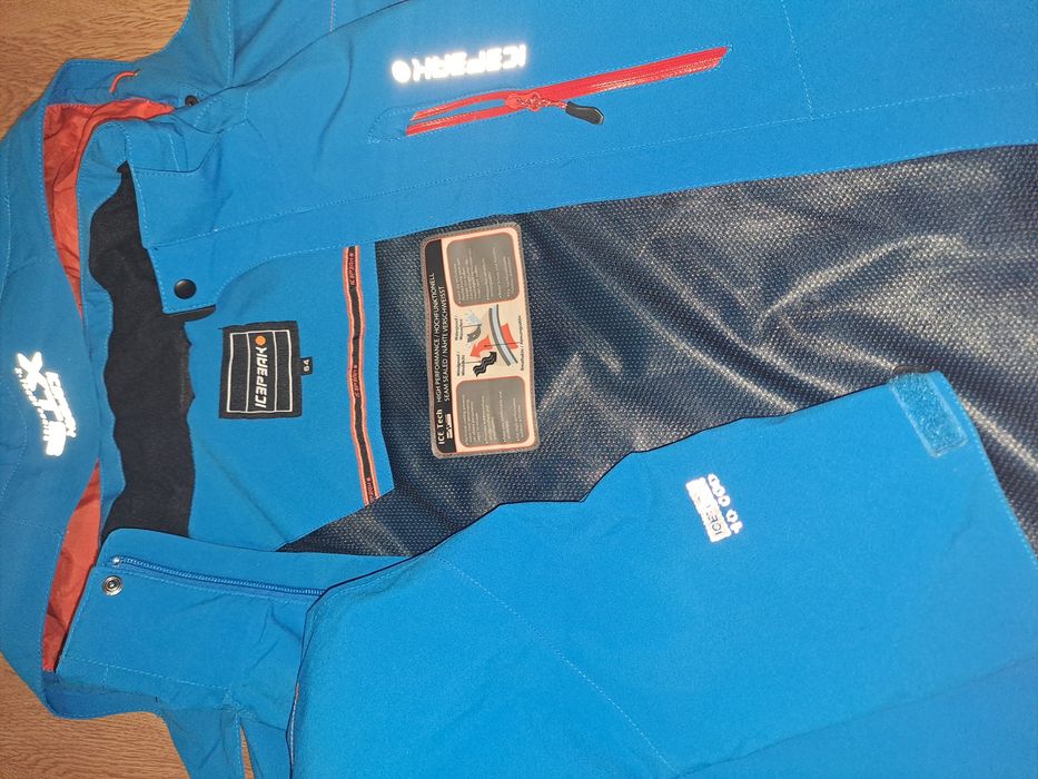 Vand  una geaca de munte