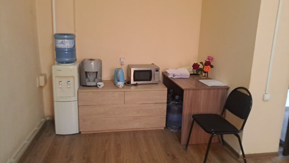 Офисная мебель ,шкафы, столы,стулья