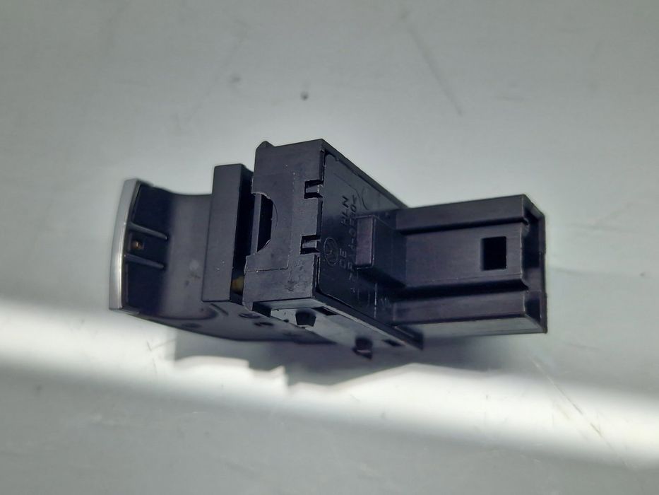 Buton geam stanga spate Volkswagen Golf 6 (5K1) [Fabr 2009-2013] 5K095