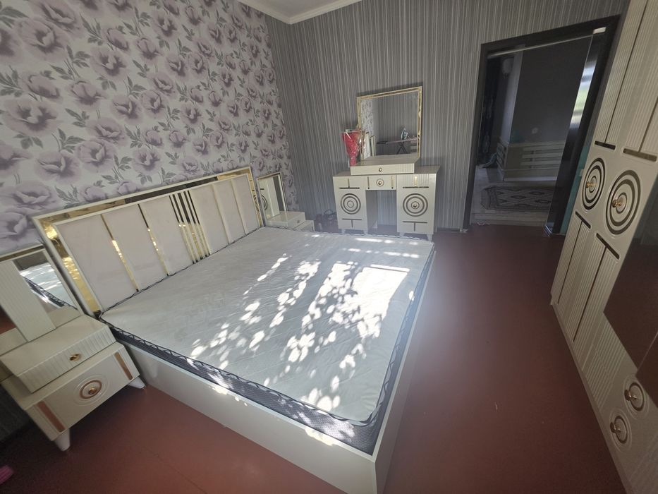 Спални гарнитур сатылады