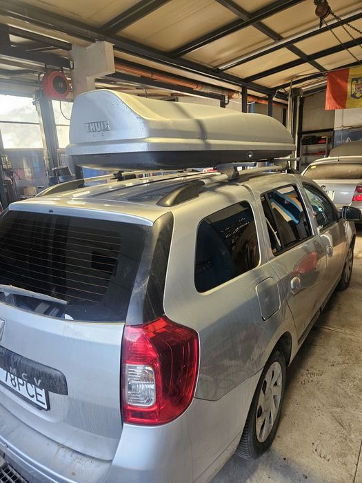 Montam folie auto pe parbriz
