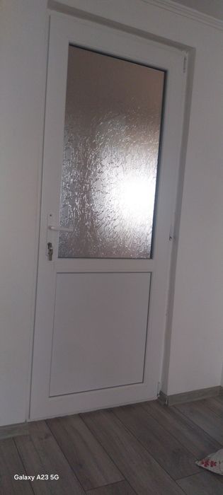 Vând usi de termopan impecabile