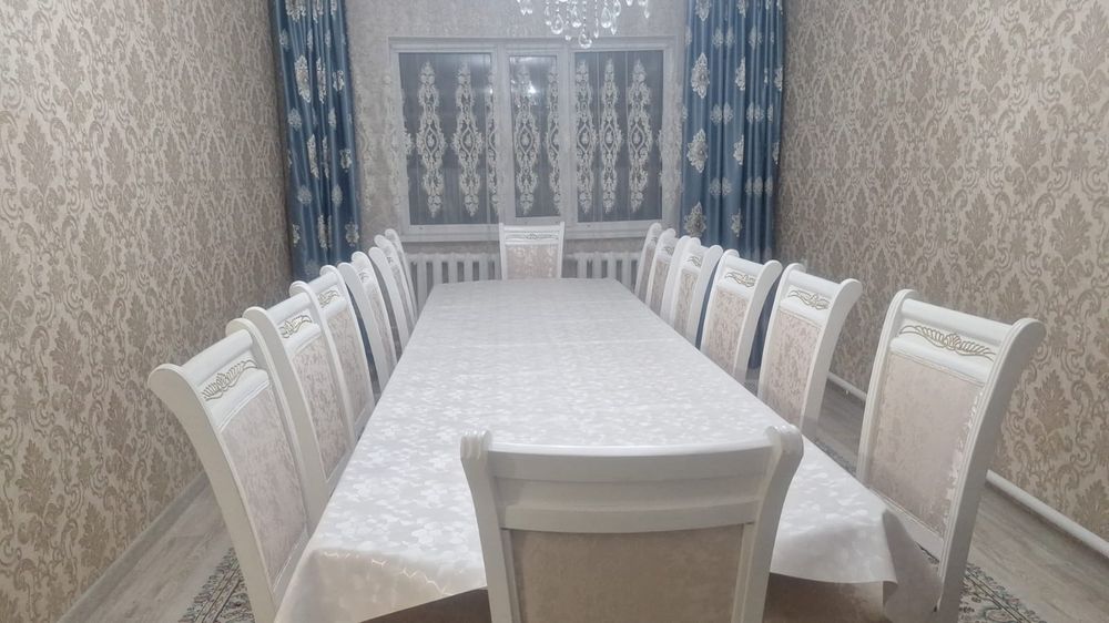 Продам стол гостиный + 14 стульев