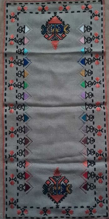 Красиви битови покривки / карета с бродерия (различни размери)