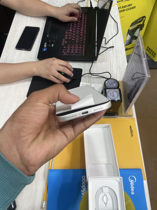 Iphone 17 Pro Max silver