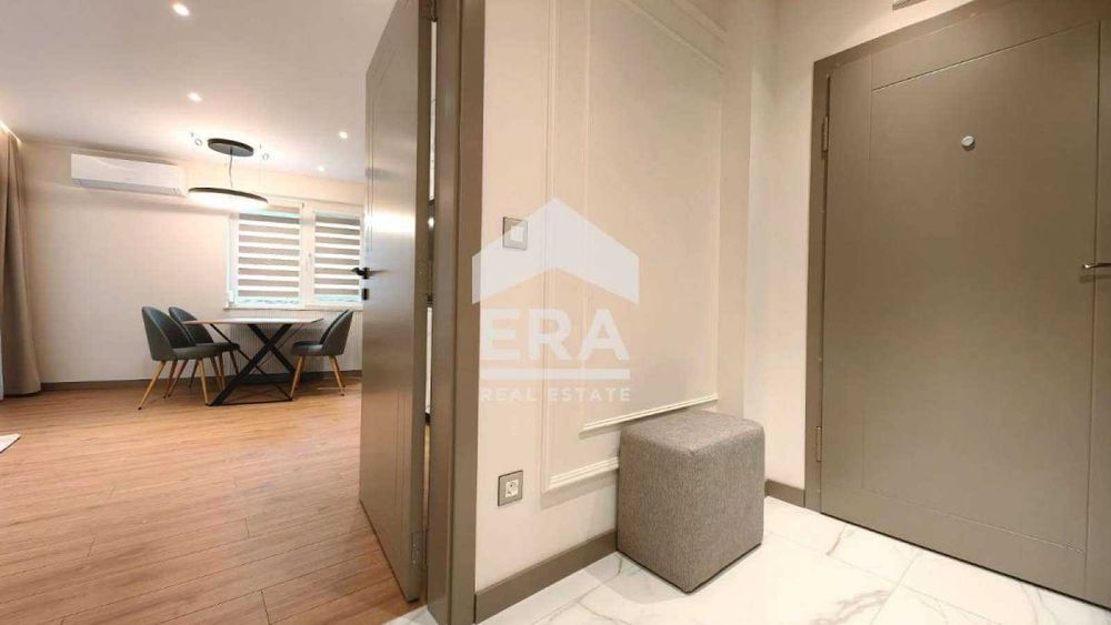 Дава се под наем Тристаен апартамент в Русе, Център - 86 кв.м за 950 € - Снимка #16