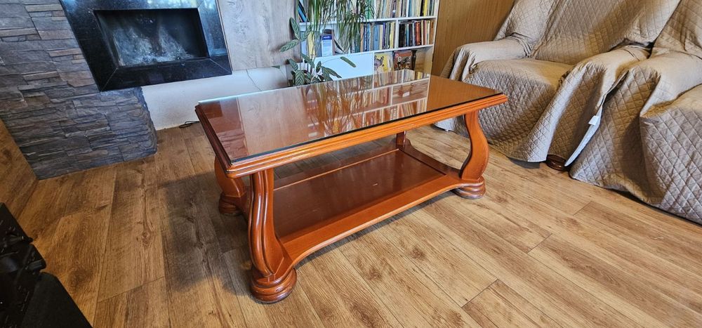 Холна маса от масивна дървесина. Стил барок.