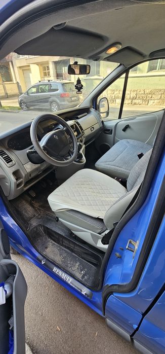 Renault trafic 2.0 dci 8+1