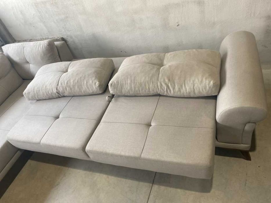 Разтегателен ъглов диван – 300×220 см, висок клас