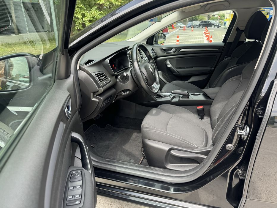 Renault Megane Sedan Cutie automata An 2021 Model Facelict Motor 1.3 Benzina 140 CP Cutie Automata , TVA inclus , Deductibil ! / BuyBack / Leasing !