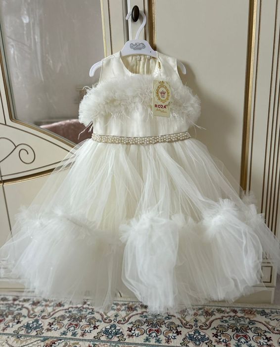 Кровать, бальные платье сатылады