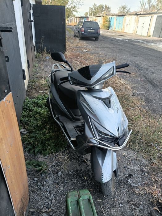 Продам скутер LI YA m8