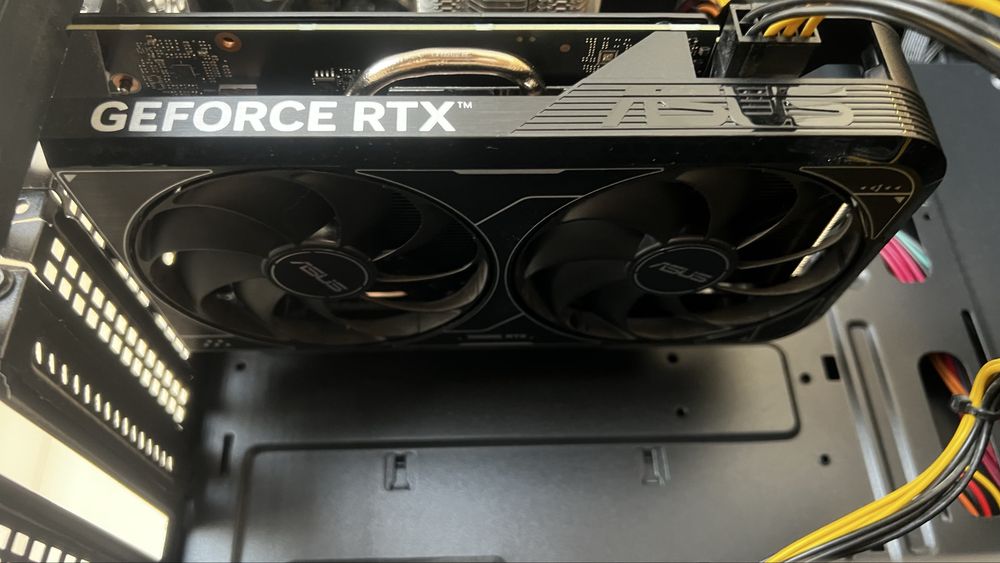 Asus RTX 4060 8GB v2
