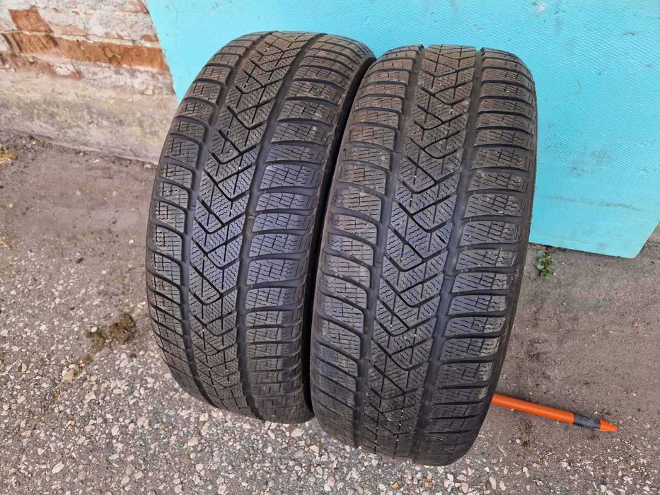 2 Pirelli R17 225/60 Зимни гуми  DOT2718