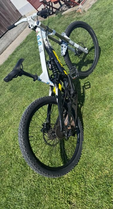 Yt tues 2011(bicicleta downhill)