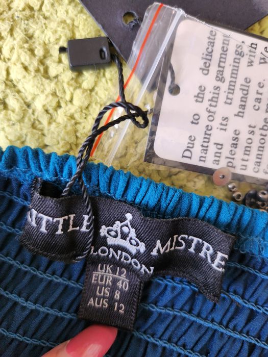 Дамска официална рокля с гол гръб