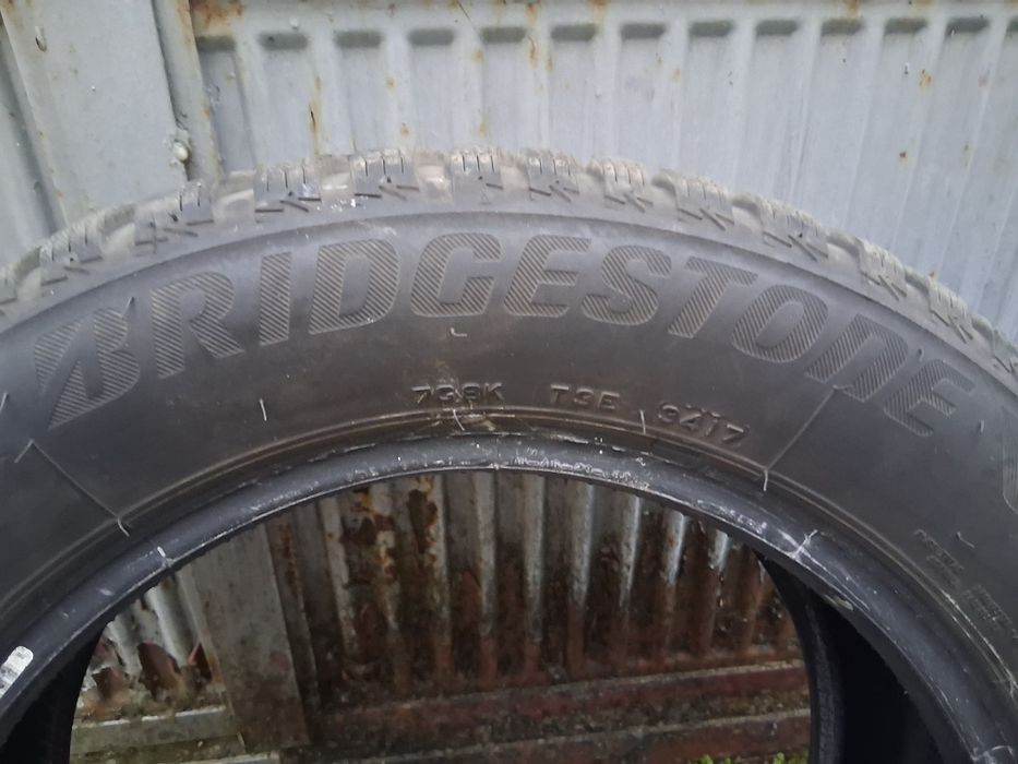 1 бр Зимна Бриджстоун и 2 бр летни