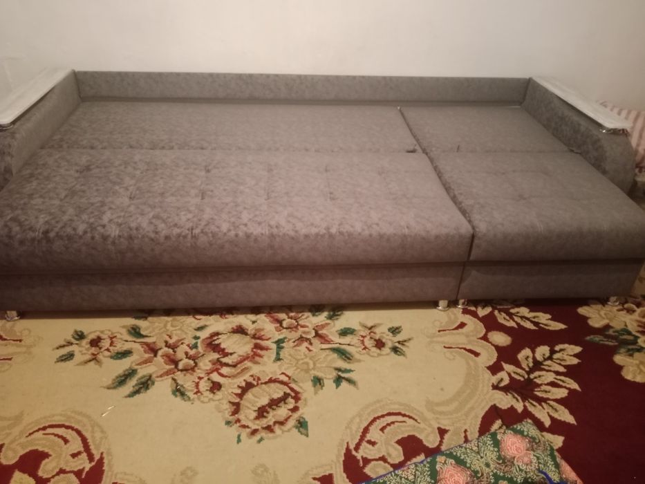 Продам диван 4 метра