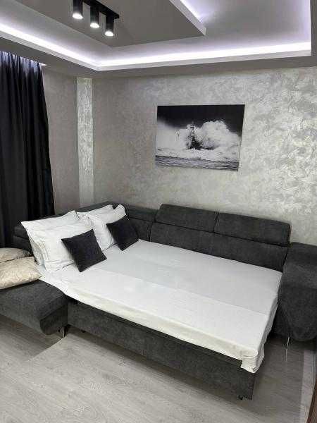 Дава се под наем Двустаен апартамент в Бургас, Център - 55 кв.м за 765 € - Снимка #5