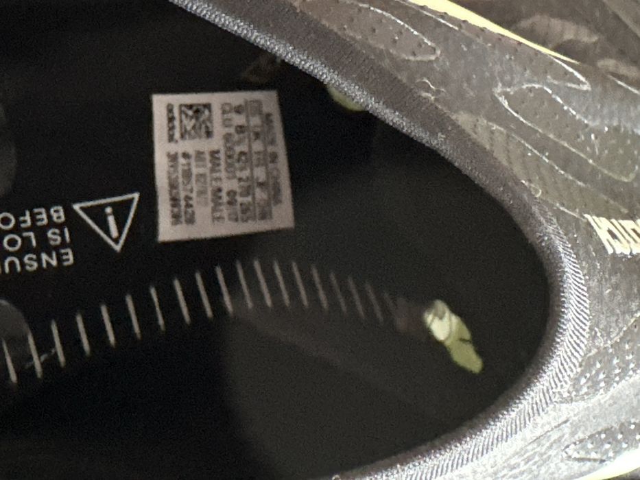 Ghete forbal Adidas Glitch