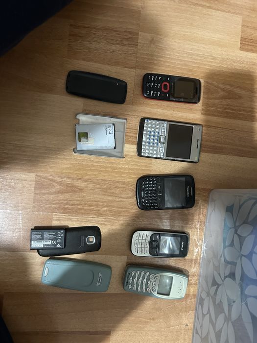 Lot de 5 telefoane clasice ( nokia )