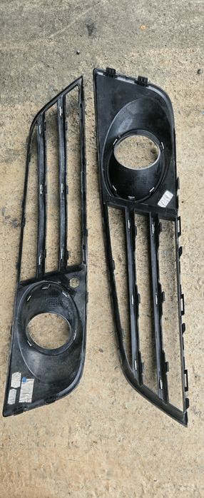 Grile bara față stanga și dreapta pentru Audi A8 4h