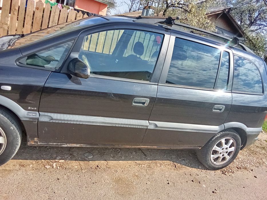 Vând Opel zafira