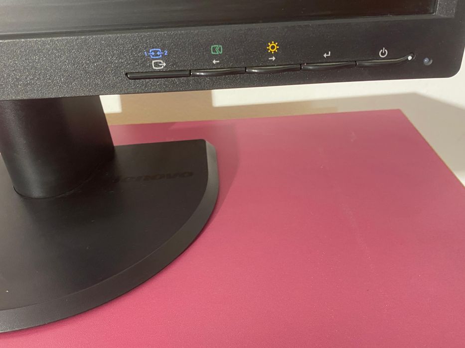 5 Buc. Monitor Lenovo ThinkVision LT2252pwA