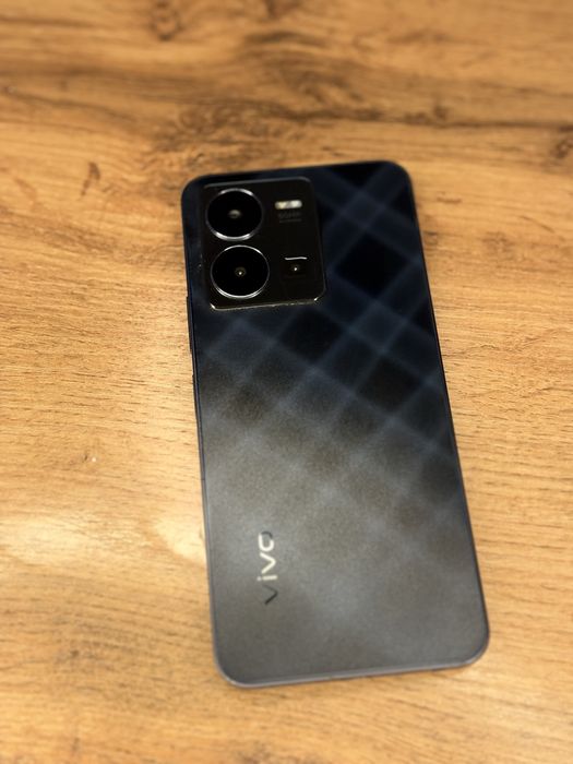 Телефон Vivo Y35