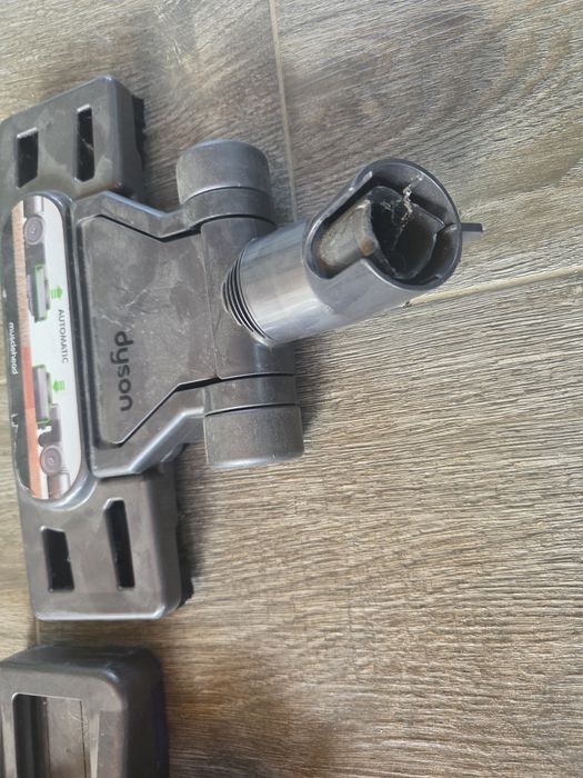 Perii si accesorii dyson