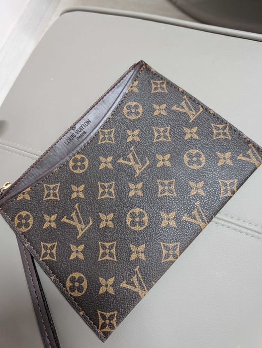 Дамска чанта с дръжка