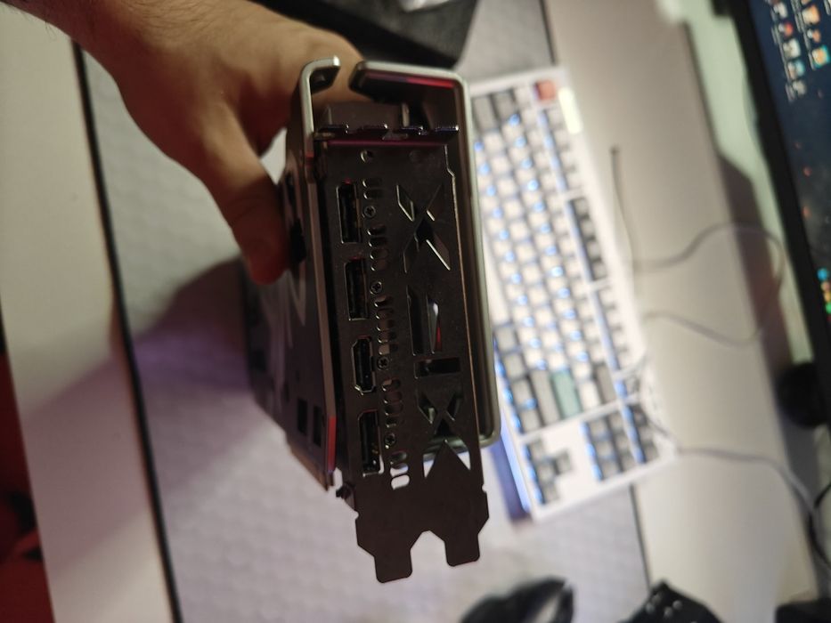 Placa video AMD 6750 XT in garantie