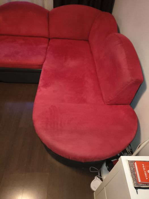 Vand canapea extensibilă in stare foarte buna